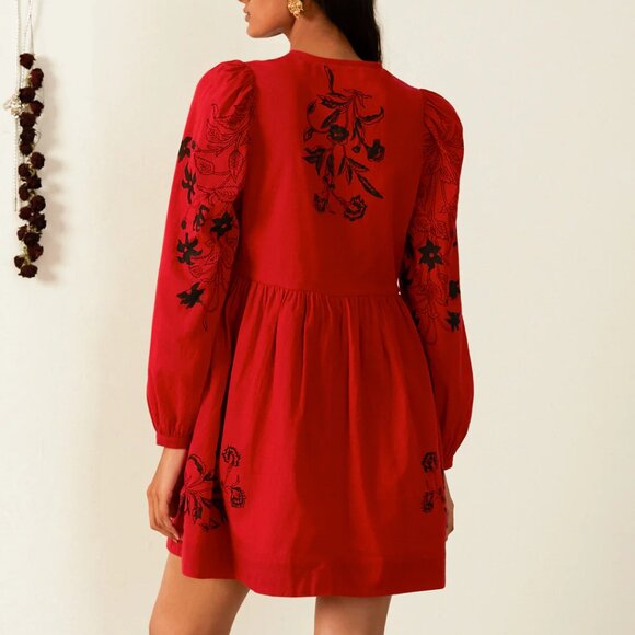 Alix of Bohemia Mini - Picture 3 of 4